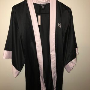 NWT Victoria secret Kimono / Robe